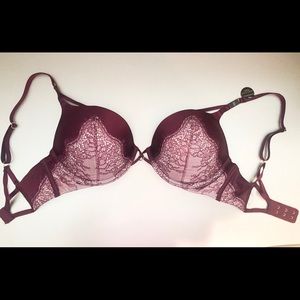 NEVER WORN Victoria’s Secret push up bra